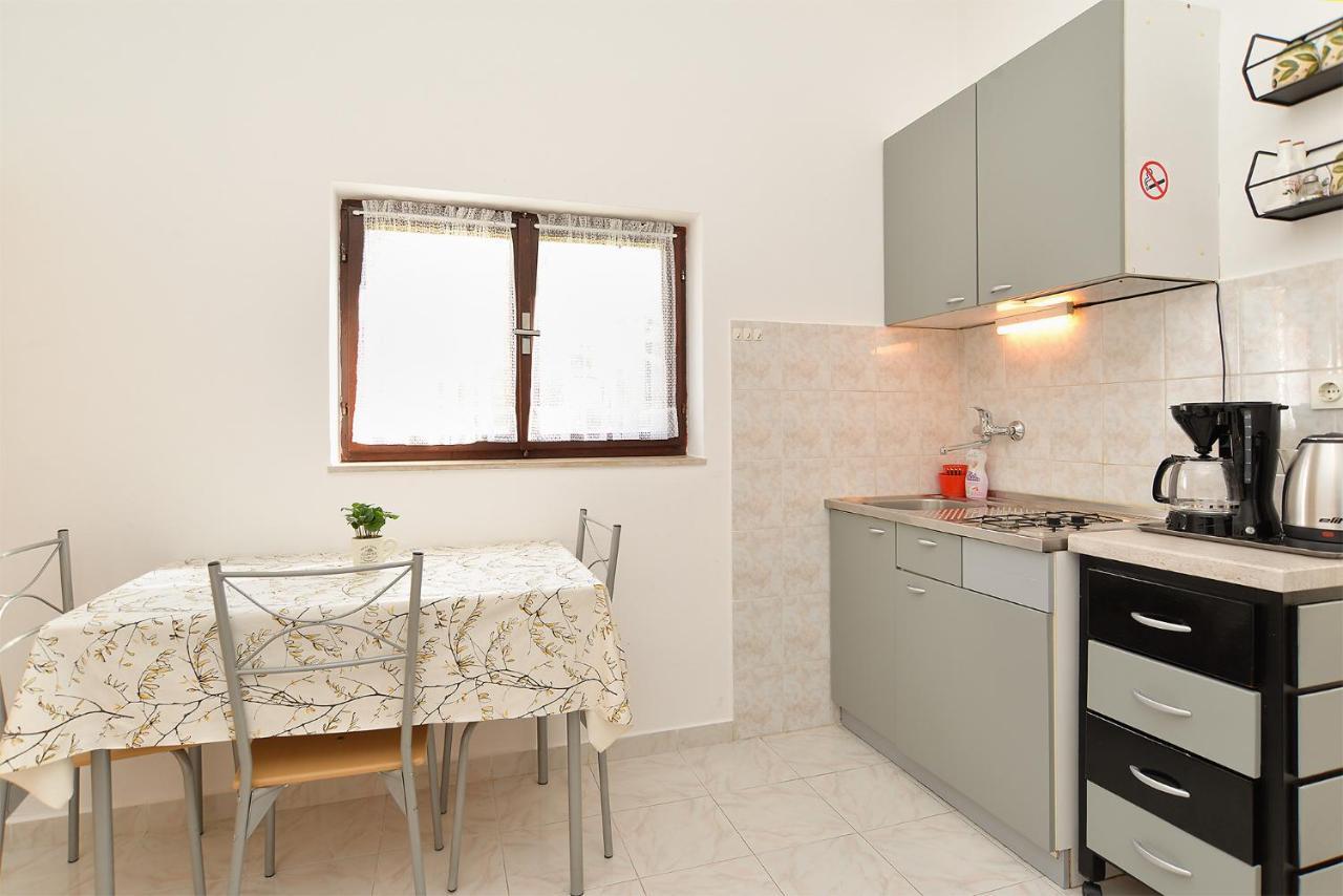 Apartment Ivan 535 Pula Bagian luar foto